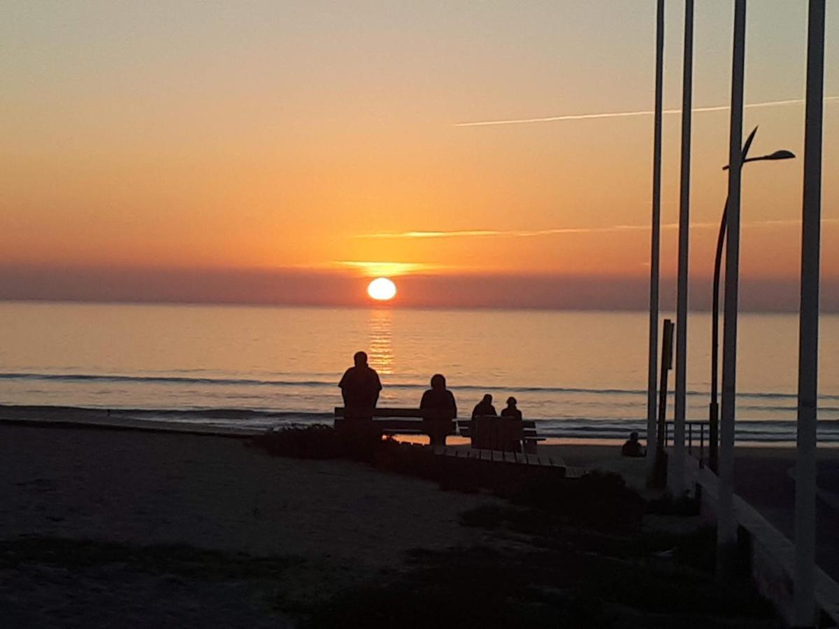 Coucher De Soleil Vensac Ocean Montalivet Exterior photo